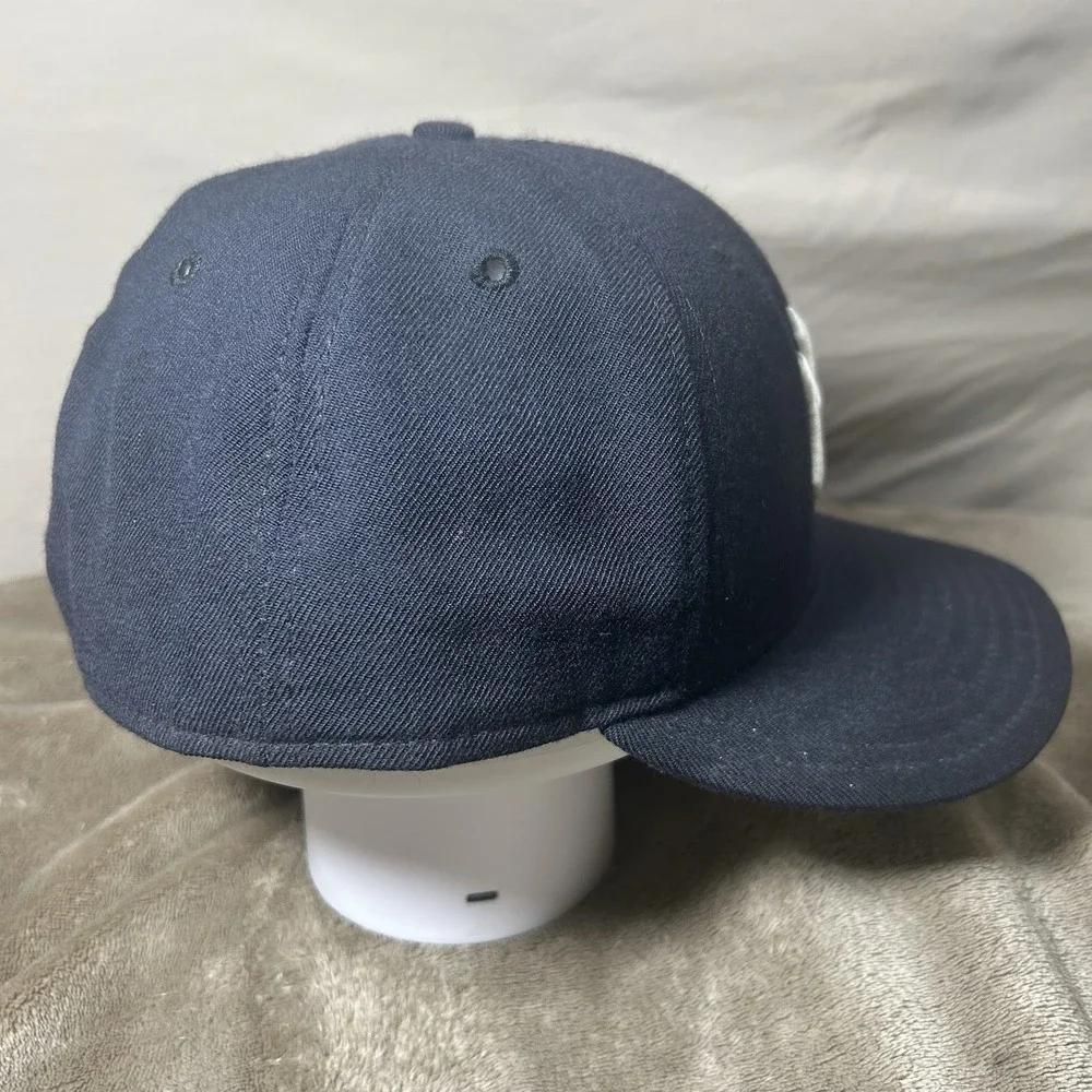 Vintage New Era 59FIFTY NY Yankees Hat Size 8 Made In USA Grey Underbrim Navy